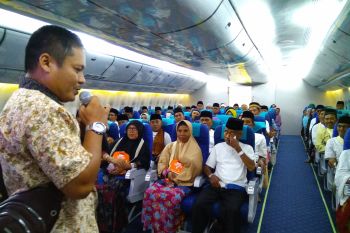 Jamaah Embarkasi Makassar dapat menu khas daerah di Tanah Suci