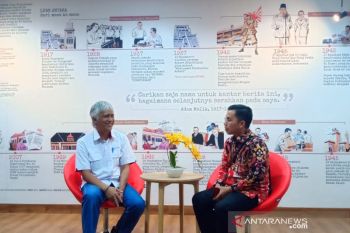 Andi Wijaya berbincang-bincang dengan Redpel II LKBN ANTARA