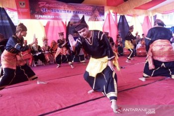 Tarian dan kuliner asal Sumbar menarik pengunjung  Pairi Daiza