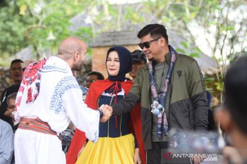 Mahasiswa 12 negara meriahkan parade bunga Beautiful Malino