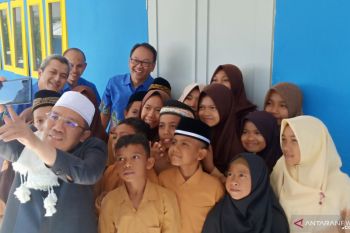 XL merampungkan pembangunan gedung sekolah di Lombok Utara