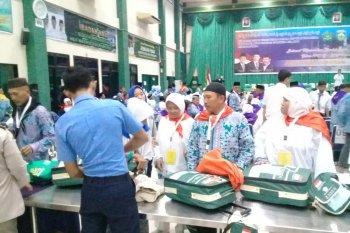 441 calon haji Riau Kloter 2 Embarkasi Batam bergerak menuju Mekkah