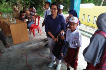 Walhi Sulteng salurkan 339 paket pendidikan korban gempa Sigi