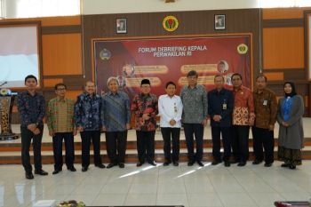 Unram mendatangkan tiga mantan duta besar RI