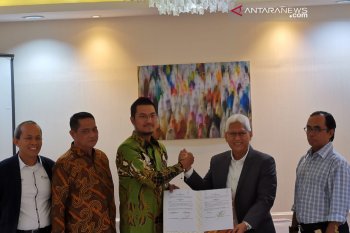 Pemkab Sinjai - LKBN Antara tanda tangani MoU layanan informasi publik