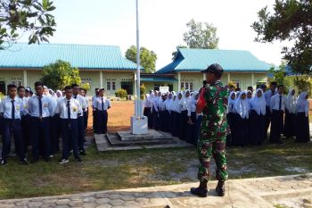 Babinsa beri wawasan kebangsaan di sekolah