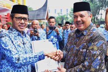 Wali Kota Solok dianugerahi Penghargaan P4GN dari BNN Sumatera Barat