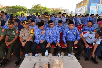 Nurdin Abdullah minta Pemkot selesaikan kemacetan, parkir dan sampah