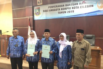 Pemkot Cilegon beri "kadedeuh" 71 PNS berangkat haji