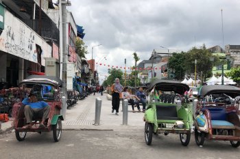 PKL sisi barat Malioboro ditata saling membelakangi