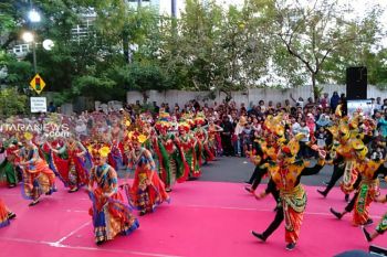 Ratusan penari ramaikan Festival Yosakoi-Remo 2019 di Surabaya (Video)