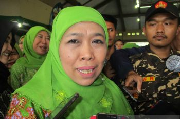 Gubernur Khofifah dampingi keluarga calon pahlawan nasional KH Masjkur