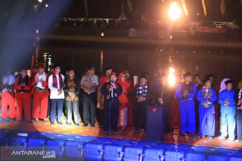 Festival Cisadane mengelar turnamen tinju di pinggir sungai