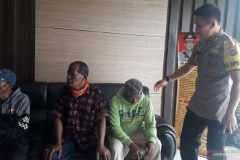 Kapal angkut barang kelontongan karam