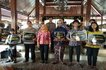 Sleman meraih dua juara di ajang festival dalang anak dan remaja DIY