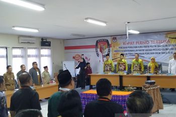 KPU Kalsel tunda penetapan hasil Pemilu 2019