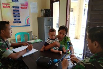 Dokter TNI layani kesehatan masyarakat pedalaman Kampar