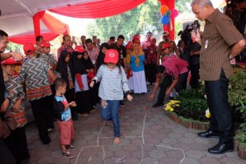 Daripada berpidato, Ganjar pilih "engklek" pada Hari Anak Nasional