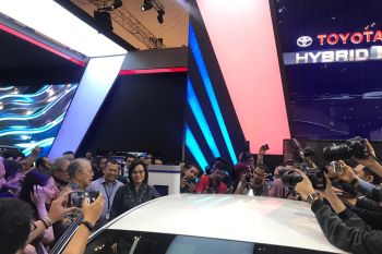 Coba Toyota Prius PHV, Sri Mulyani sebut bila pensiun mau juga mobil ini