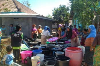 ACT mendistribusikan air bersih ke Sekaroh Lombok Timur