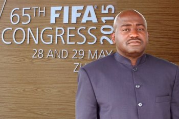 Mantan bos bola Liberia penilep dana Ebola diskors FIFA