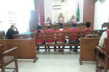 Dua terdakwa pemilik 1.000 butir pil ekstasi dihukum seumur hidup