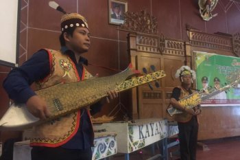 Kutim gelar seminar pelestarian budaya alat musik Sapeq