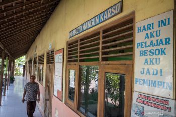 Pemerintah sebaiknya undur awal tahun ajaran baru