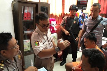 Rambut dan darah Muslim dijadikan sampel oleh Ditresnarkoba