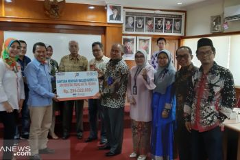 BNI salurkan CSR untuk renovasi masjid kampus III UBH