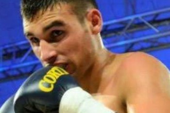 Petinju Argentina Hugo Santillan meninggal setelah cedera di atas ring