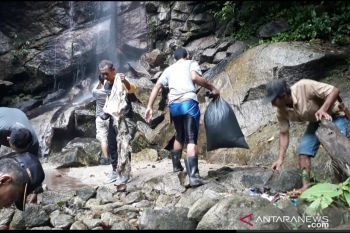 Air Terjun Ranai bebas sampah plastik
