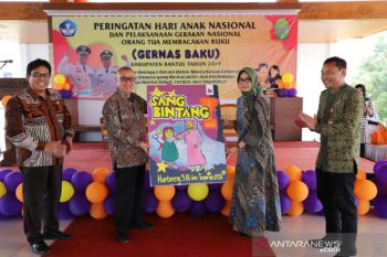 Bantul menggiatkan gerakan nasional orang tua membacakan buku