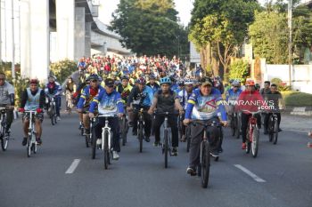Gubernur Sumsel bersepeda bersama  keliling Palembang