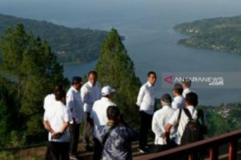 "Cahaya" di balik kehadiran Jokowi di Geosite Sipinsur