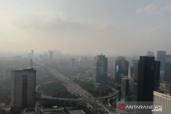 Kualitas udara di ibu kota masih tidak sehat hingga Selasa siang