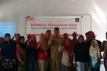 Warung Kecil di Praya diajak melek teknologi dan dibantu permodalan