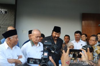 Surya Paloh jenguk Syafii Maarif di Nogotirto Sleman