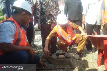 Hendrajoni letakan batu pertama, kantor Camat Pancung Soal mulai dibangun