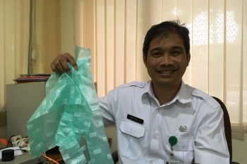 Plastik singkong bisa jadi alternatif wadah daging kurban