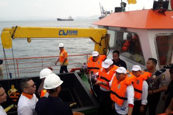 Gubernur Lampung resmikan kapal pembersih sampah