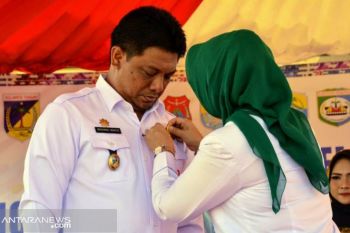 Sekprov terima penghargaan dari BKKBN