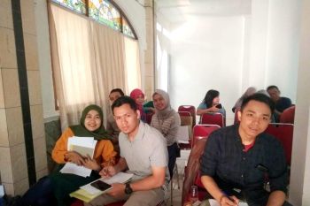 Pemerintah hanya akan mewajibkan bimbingan pranikah