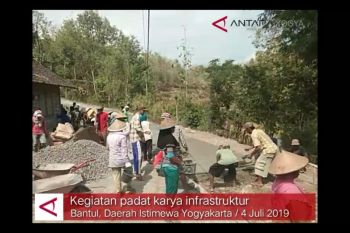 VIDEO : Kegiatan padat karya infrastruktur di Kabupaten Bantul