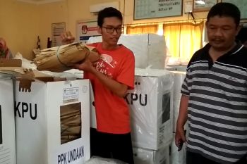 Video - KPU Kudus buka 100 kotak suara untuk menghadapi gugatan Pileg 2019