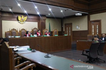 Suap Direktur Krakatau Steel, Kenneth dituntut 2 tahun bui