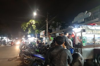 Gempa 7,4 SR guncang sampai Pasar Grogol