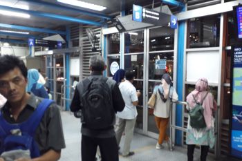Pascagempa magnitudo 7.4, Transjakarta tetap beroperasi normal