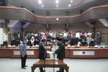 Pemkab Kolaka serahkan dokumen APBD Perubahan