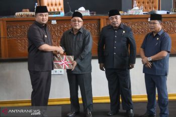 Sutan Riska : ada tambahan penerimaan daerah 5,2 persen dari target